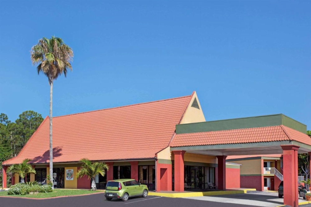 Days Inn by Wyndham Cocoa Cruiseport West At I-95/524 Image 40